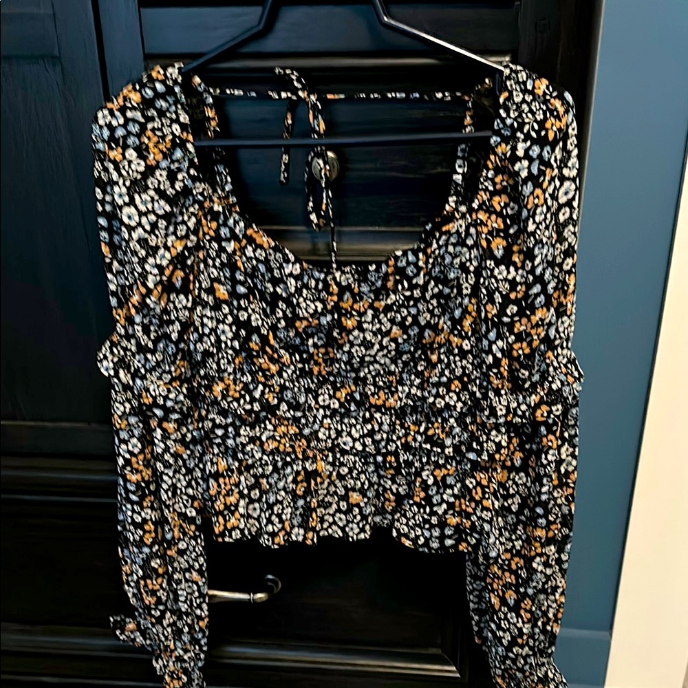 ASTR cropped Floral Black and Orange Top, size large